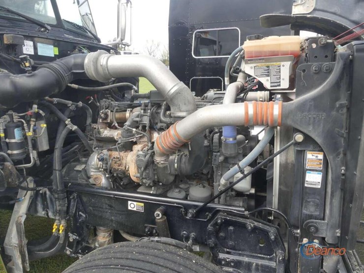 2021-peterbilt-389-image-11