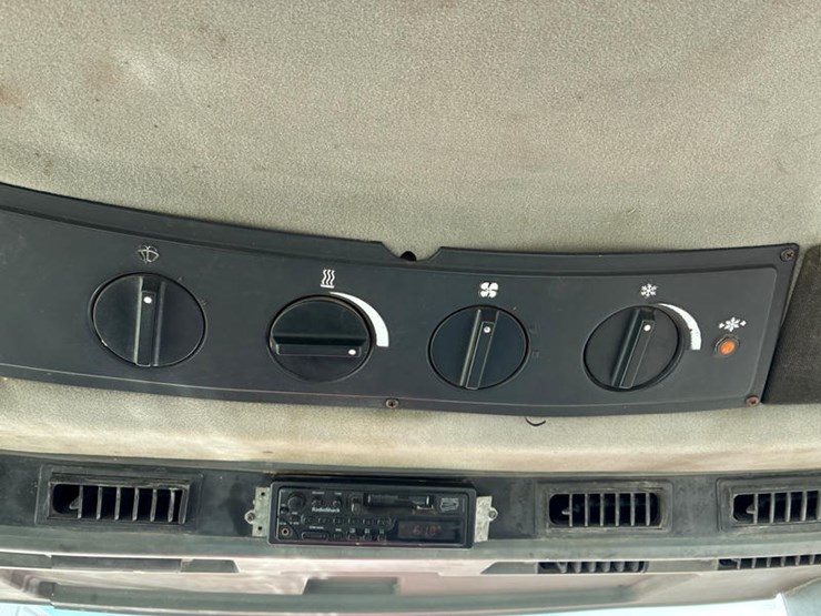 1989-case-ih-7140-image-48