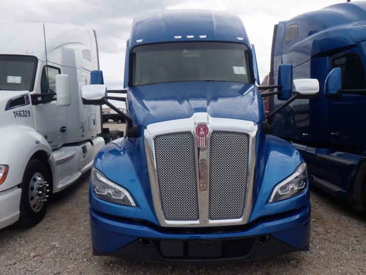 2022-kenworth-t680-image-2
