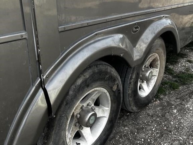 l1--2006-escalade-32'-travel-trailer-image-37