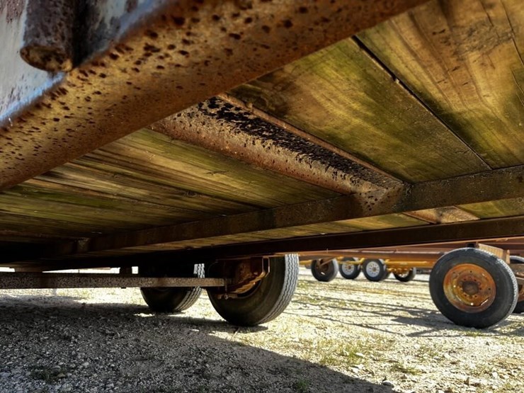 l2--16'-gooseneck-livestock-trailer-image-10