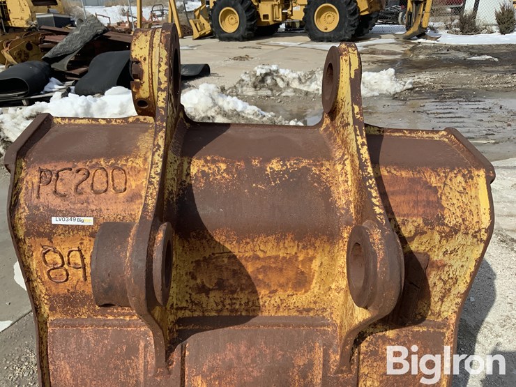 komatsu-pc200-image-11