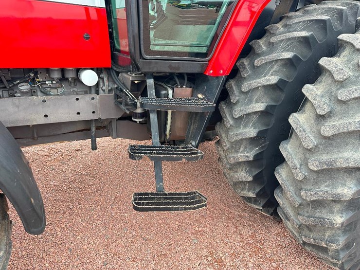 massey-ferguson-8160-image-16