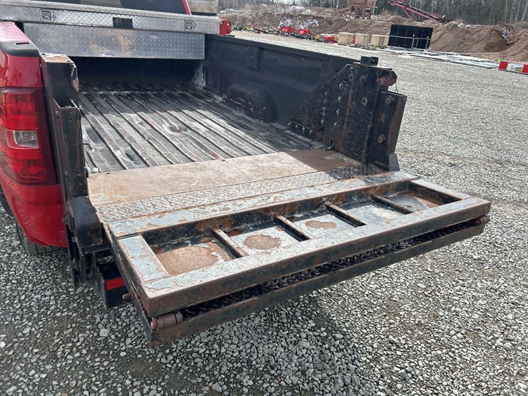 2012-chevrolet-silverado-2500-lt-image-21