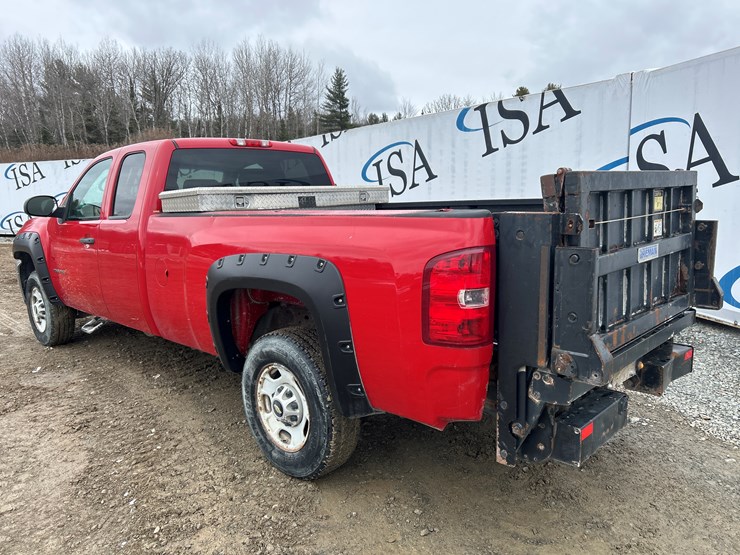 2012-chevrolet-silverado-2500-lt-image-3