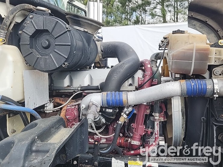 2011-mack-gu713-image-27