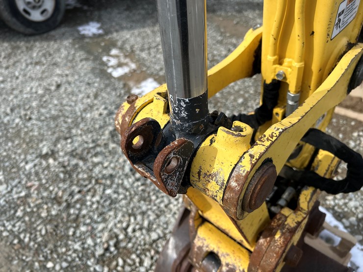 yanmar-vio35-6a-image-12