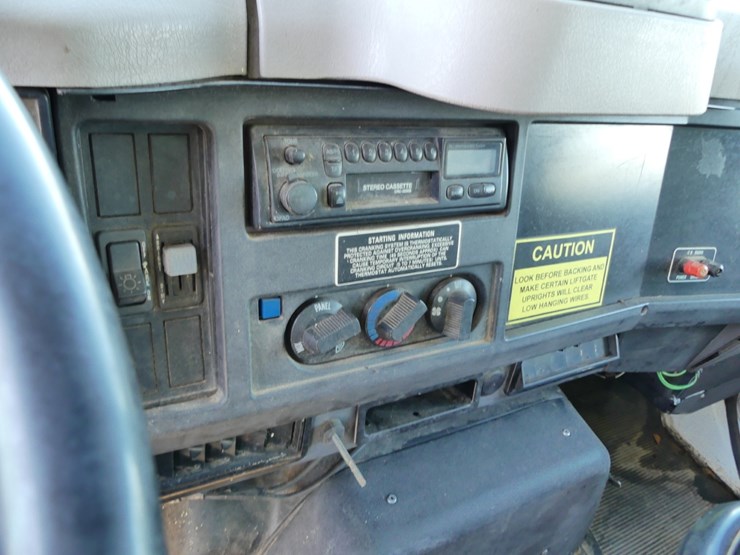 1996-international-4700-image-13