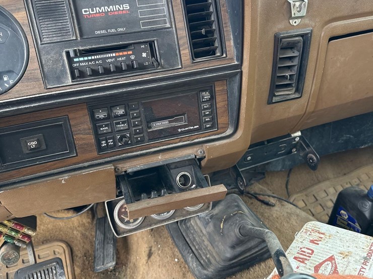 1992-dodge-350-image-31