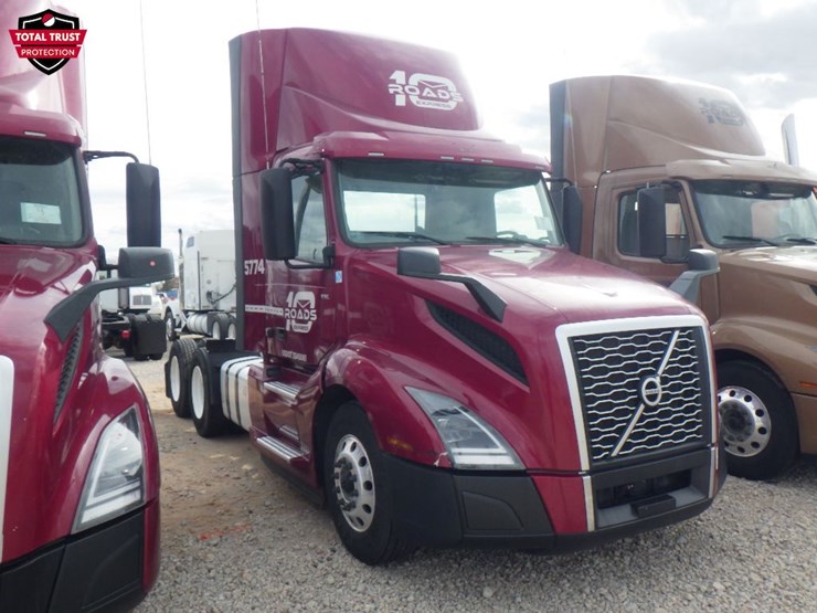 2024-volvo-vnl-300-image-3