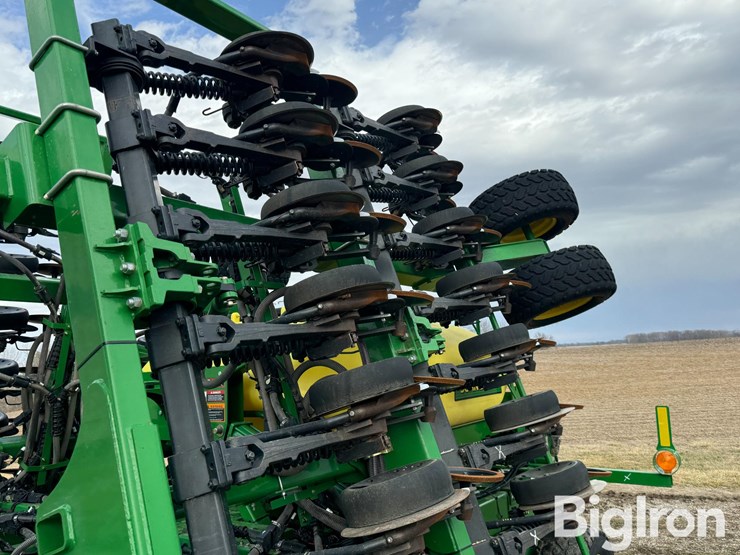 2011-john-deere-1990-image-13