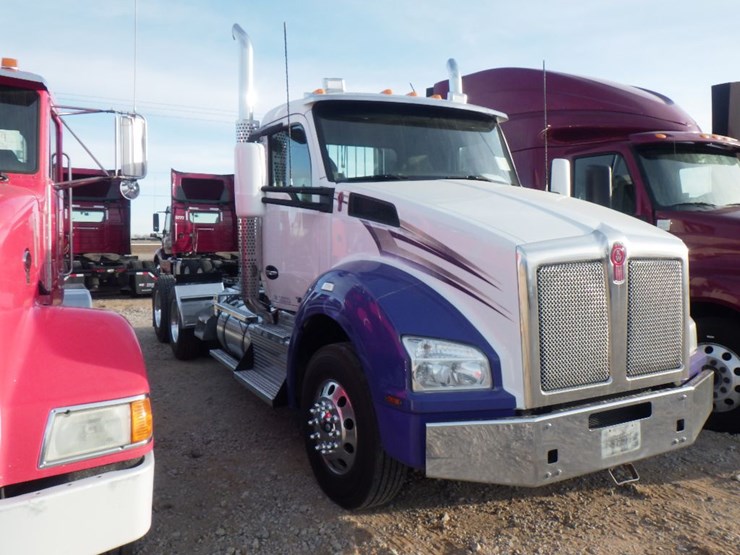 2016-kenworth-t880-image-3