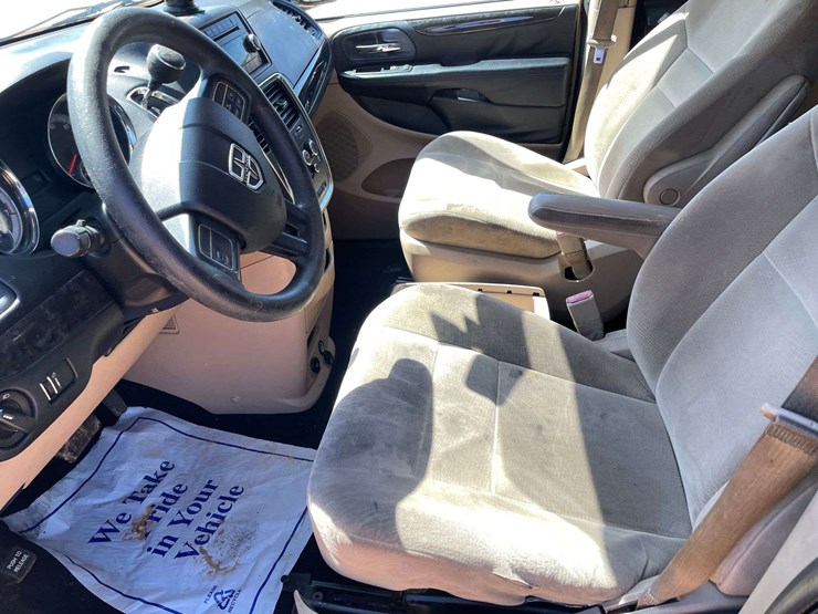 2014-dodge-grand-caravan-image-10