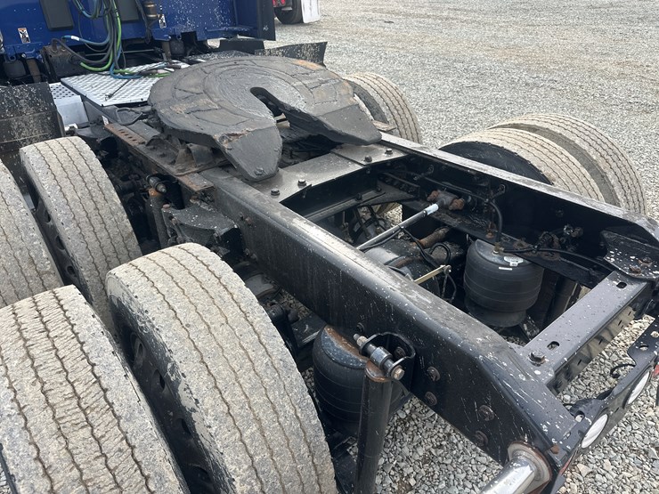 2020-kenworth-t680-image-28