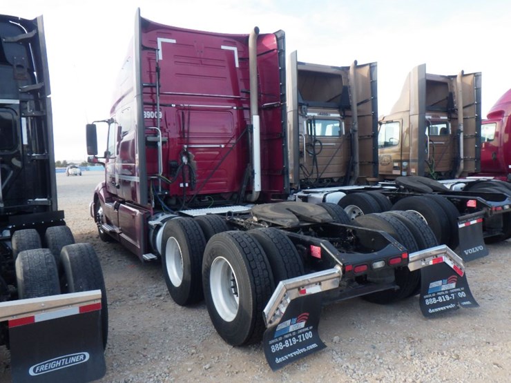 2019-volvo-vnl-760-image-15