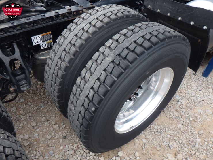 2022-peterbilt-579-image-7