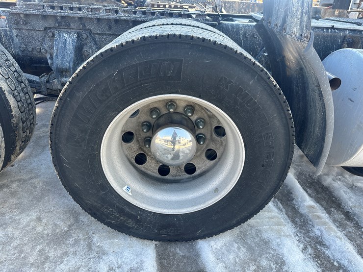 2017-kenworth-t680-image-72