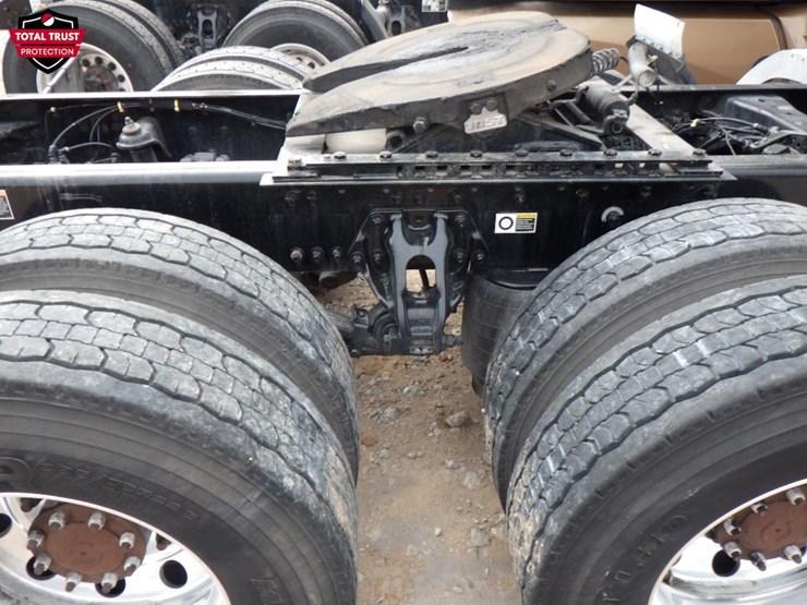 2022-kenworth-t680-image-8