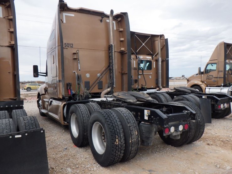 2022-kenworth-t680-image-13