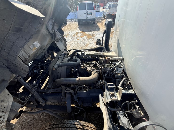 2004-isuzu-npr-image-49