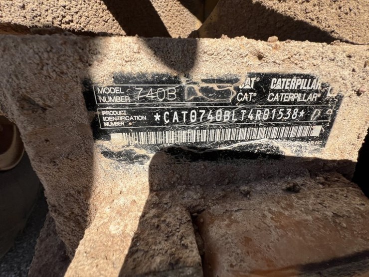 2013-caterpillar-740b-image-55