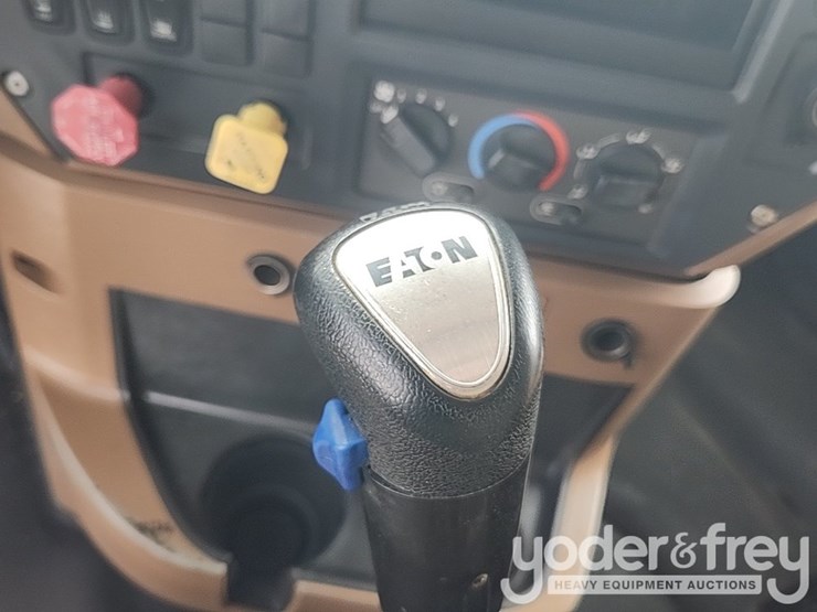 2011-mack-gu713-image-34