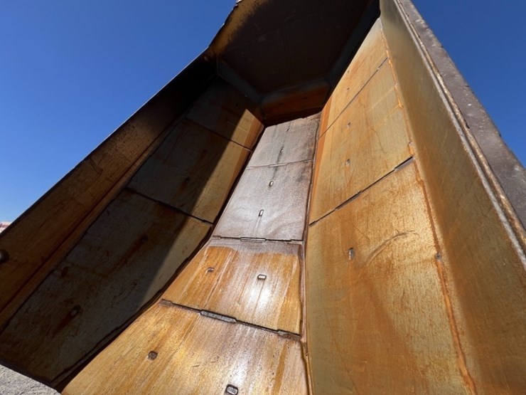 2013-caterpillar-740b-image-52