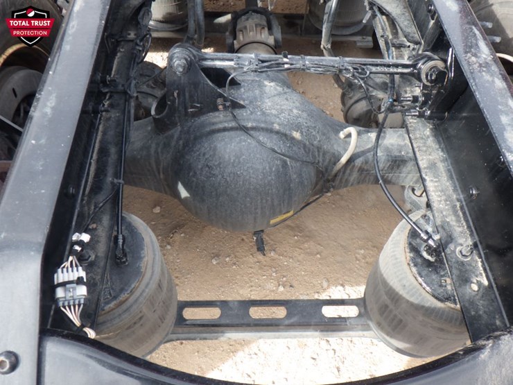 2024-volvo-vnl-300-image-9