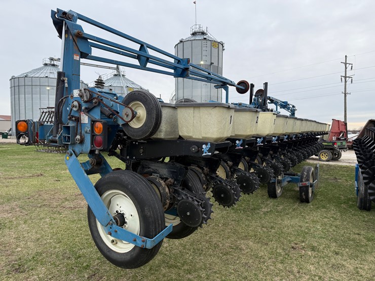 kinze-2600-image-3