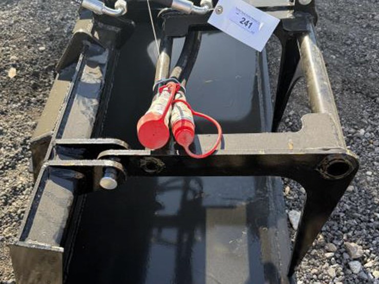 #241-•-mini-skid-steer-plate-grapple-image-2