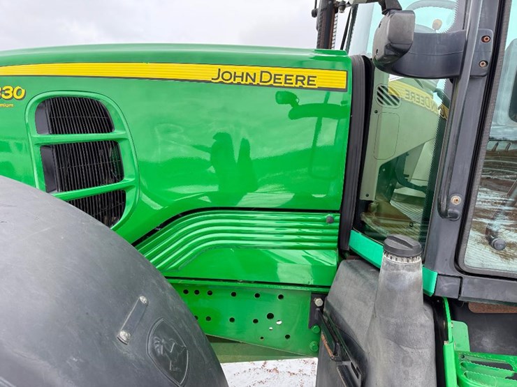 john-deere-7330-premium-image-30