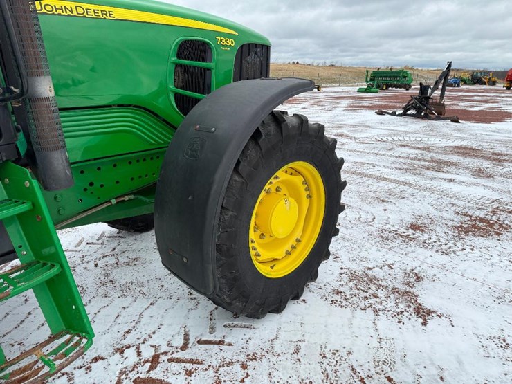 john-deere-7330-premium-image-11