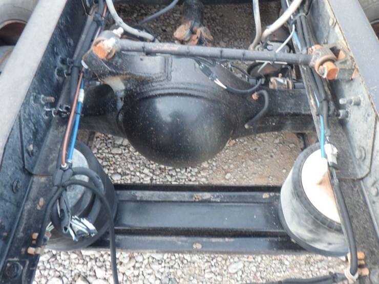 2014-freightliner-coronado-image-10