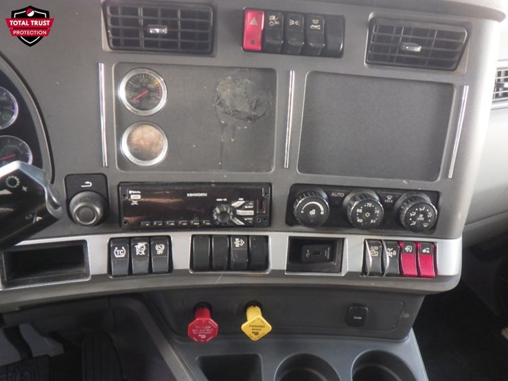 2020-kenworth-t680-image-16