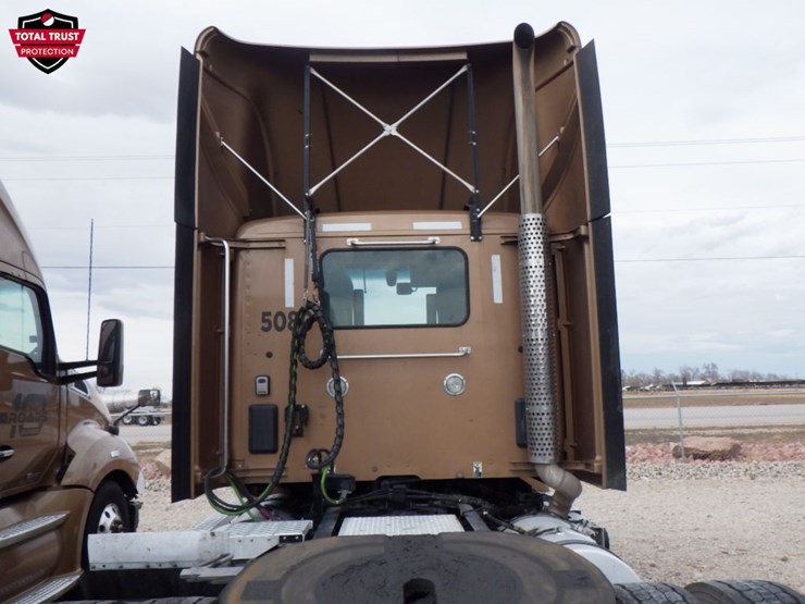 2022-kenworth-t680-image-12