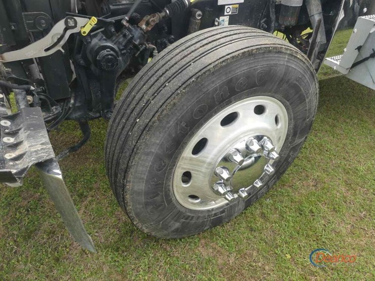 2021-peterbilt-389-image-13