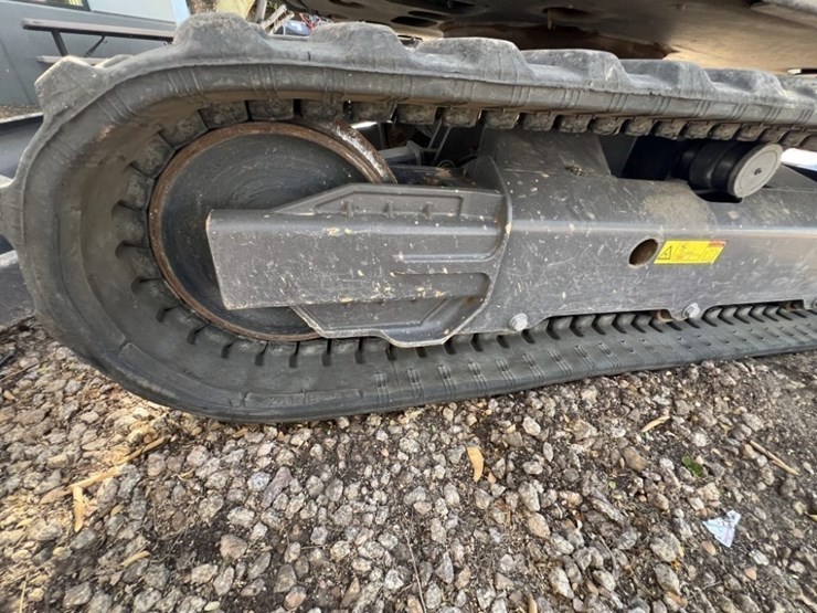 2022-volvo-ecr25d-image-13