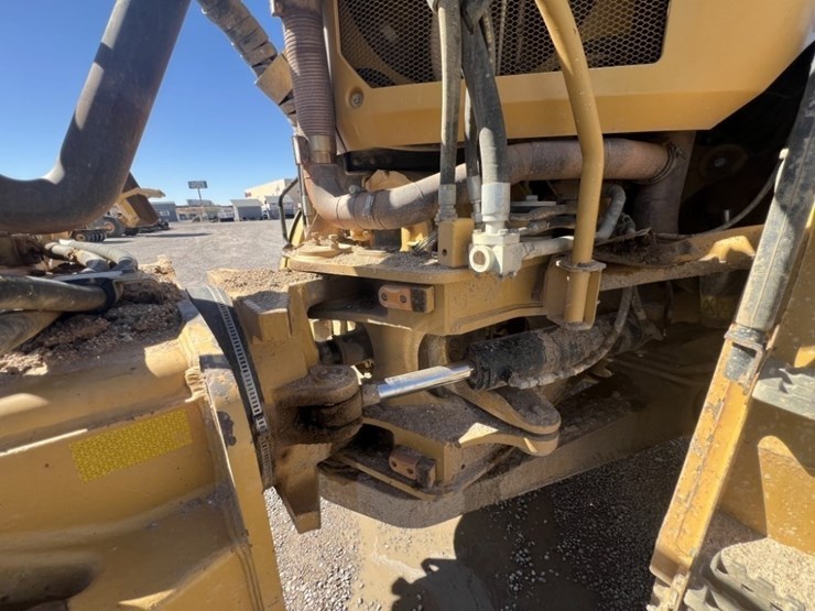 2013-caterpillar-740b-image-45