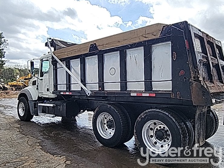 2011-mack-gu713-image-17