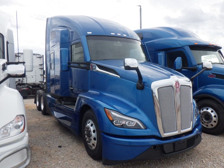 2022-kenworth-t680-image-3