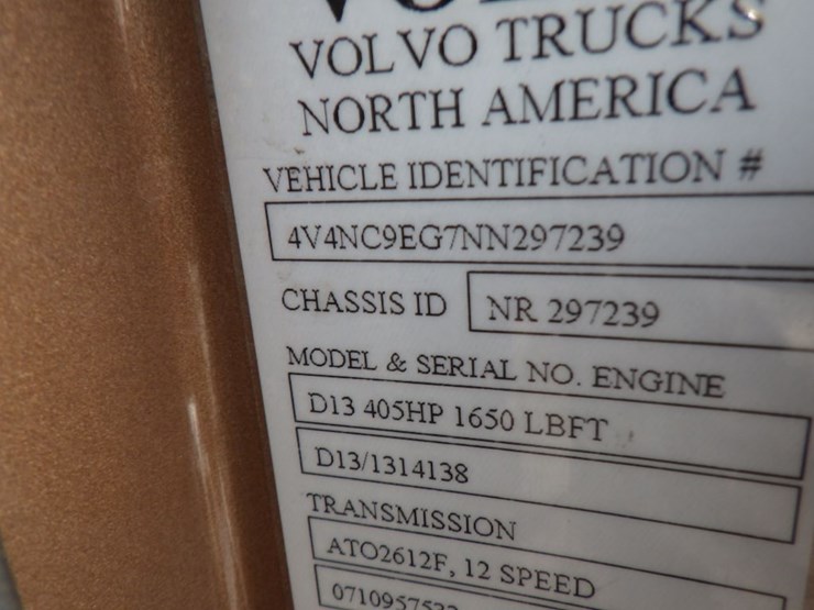 2022-volvo-vnl-760-image-21