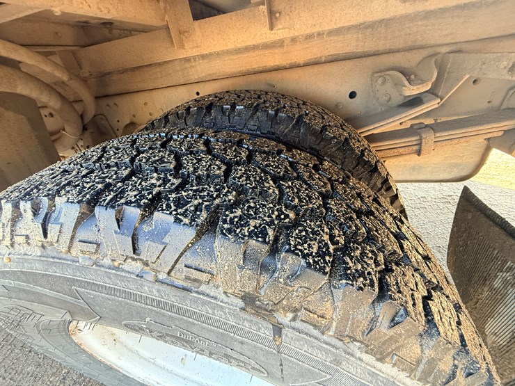 2002-isuzu-npr-image-42