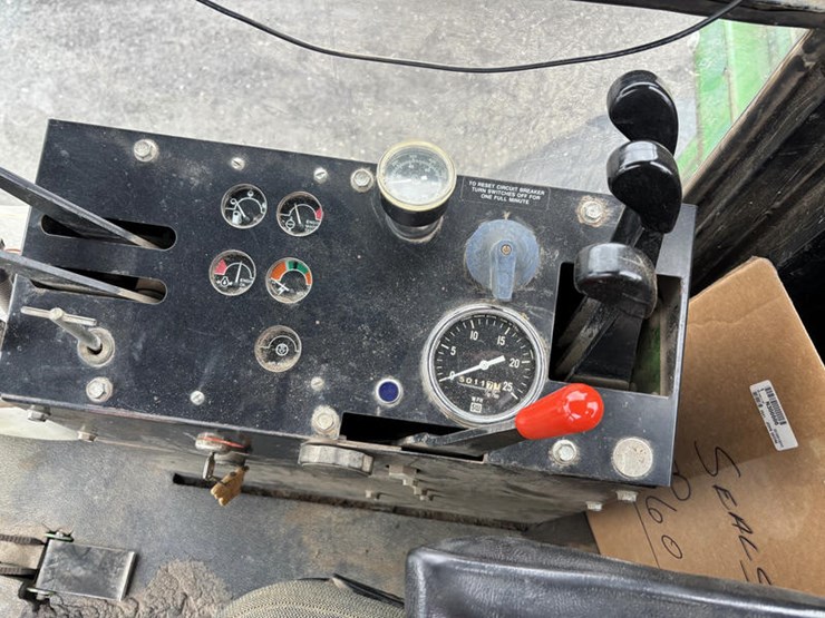 1989-john-deere-6000-image-33