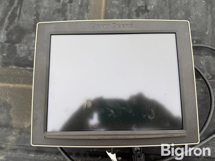 2025-john-deere-10-image-2