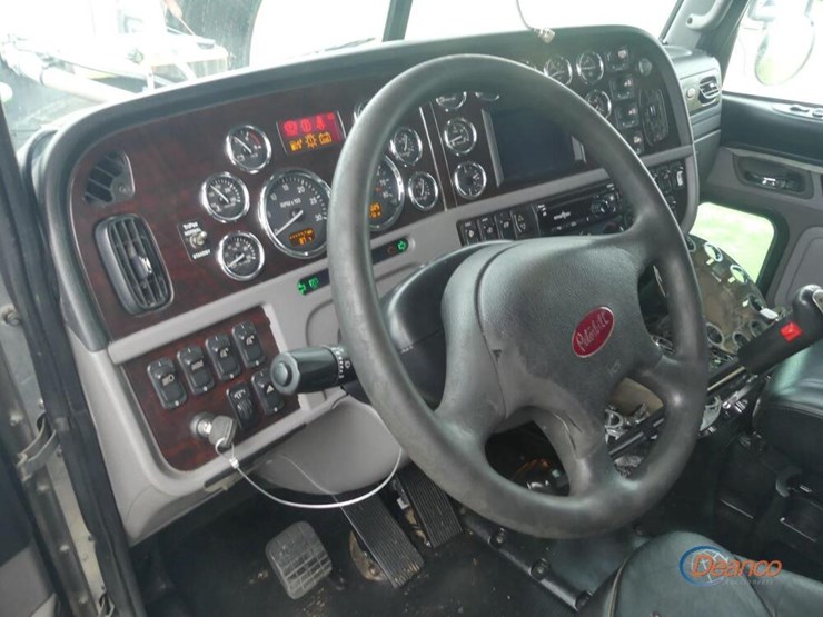 2020-peterbilt-389-image-14