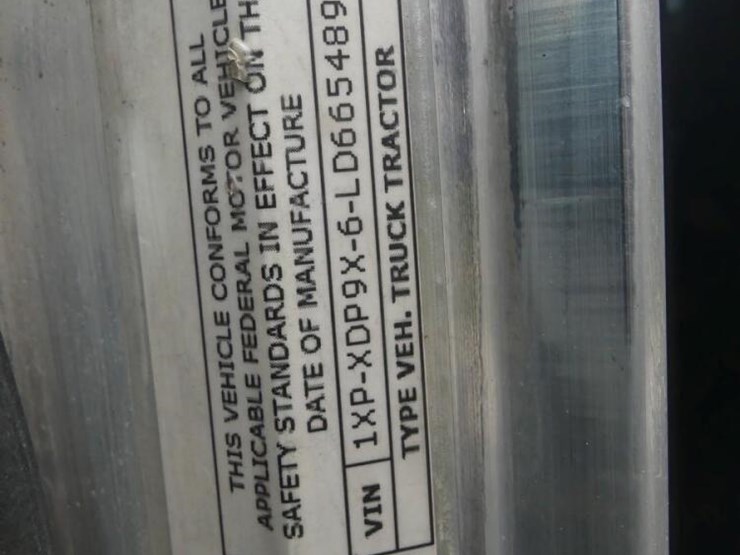 2020-peterbilt-389-image-22