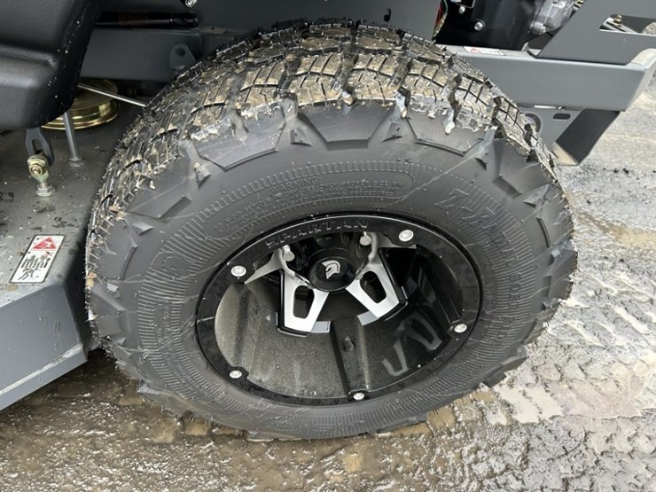 2023-spartan-srt-xde-zero-turn-mower-image-11