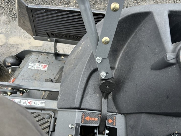 2023-spartan-srt-xde-zero-turn-mower-image-20