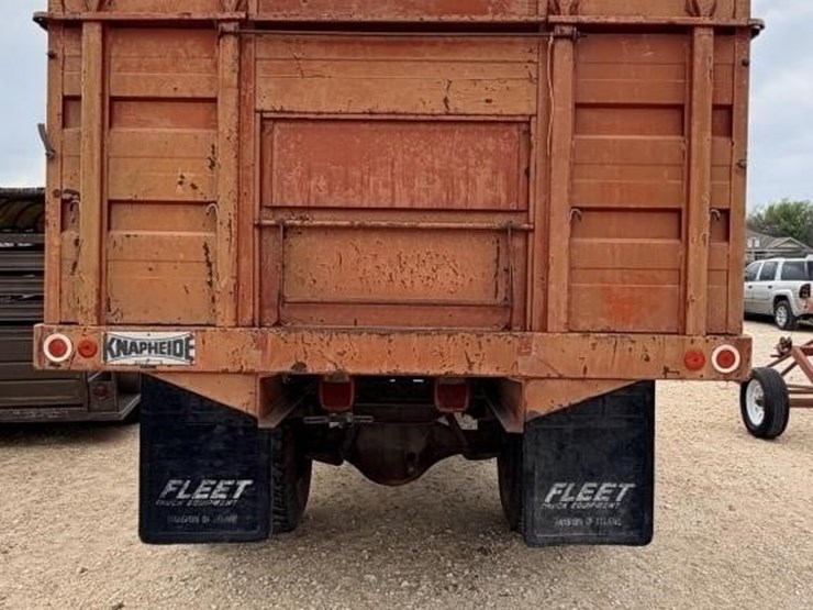 l2---1974-gmc-6500-grain-truck-image-6