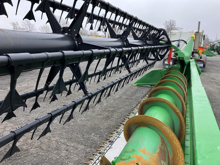 2018-john-deere-635f-image-13